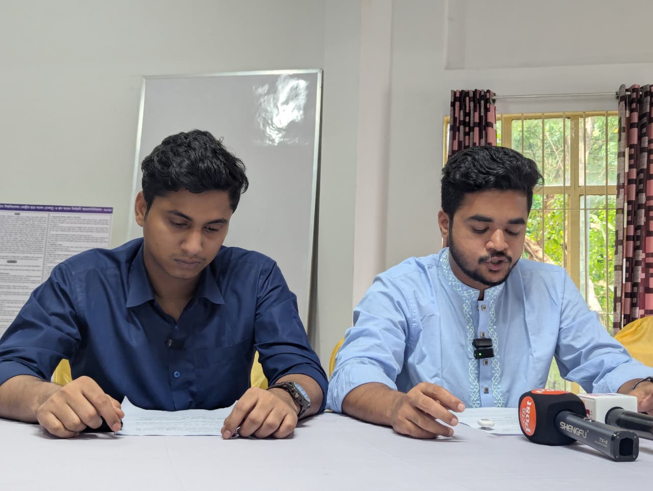 ছাত্রদল প্যানেলকে সমর্থন জানিয়ে প্রার্থিতা প্রত্যাহার দুই প্রার্থীর – দৈনিক আজাদী