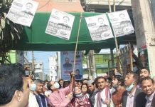 মেয়র নির্বাচিত হয়েই পরিচ্ছন্নতা কাজে নেমে পড়লেন রেজাউল