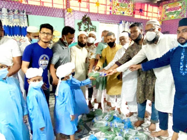 ছাত্র-যুব ঐক্য পরিষদ ২৮নং পাঠানটুলী ওয়ার্ডের ইফতার বিতরণ ছাত্র-যুব ঐক্য পরিষদ ২৮নং পাঠানটুলী ওয়ার্ডের ইফতার বিতরণ