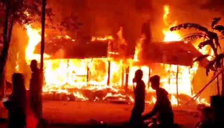 রাঙ্গুনিয়ায় আগুনে পুড়েছে বসতঘর রাঙ্গুনিয়ায় আগুনে পুড়েছে বসতঘর