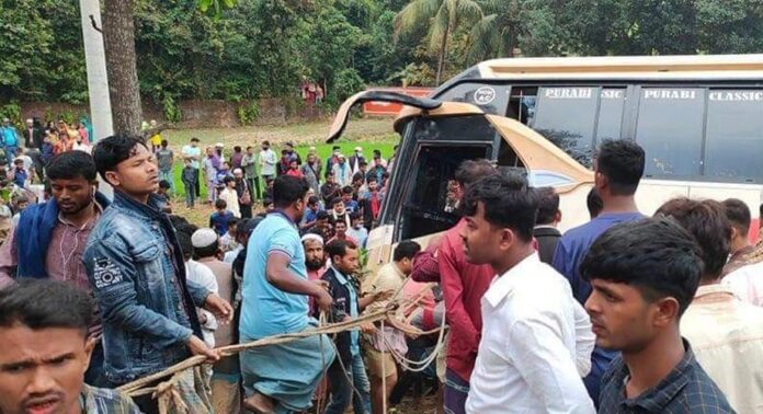 Cox-Eidgaon-Road-Accident-14-01-2022