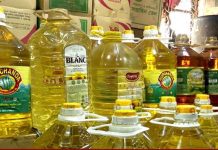 খাতুনগঞ্জে কমছে ভোজ্যতেলের দাম