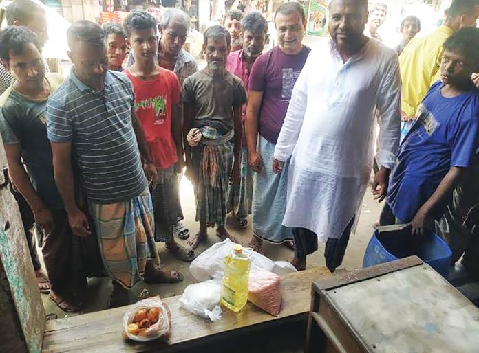 আনোয়ারায় টিসিবির পণ্যে পচা পেঁয়াজ বিক্রির অভিযোগ আনোয়ারায় টিসিবির পণ্যে পচা পেঁয়াজ বিক্রির অভিযোগ