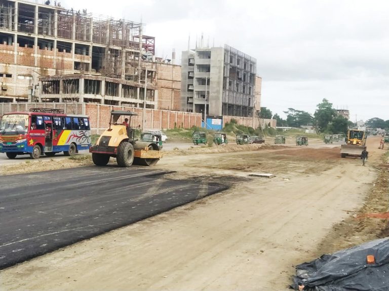 আনোয়ারায় বাণিজ্যিক কর্মযজ্ঞ আনোয়ারায় বাণিজ্যিক কর্মযজ্ঞ