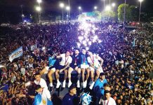 বীরের বেশে নিজ দেশে মেসিরা স্বাগত জানিয়েছে লাখো মানুষ