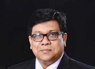 দূরের টানে বাহির পানে