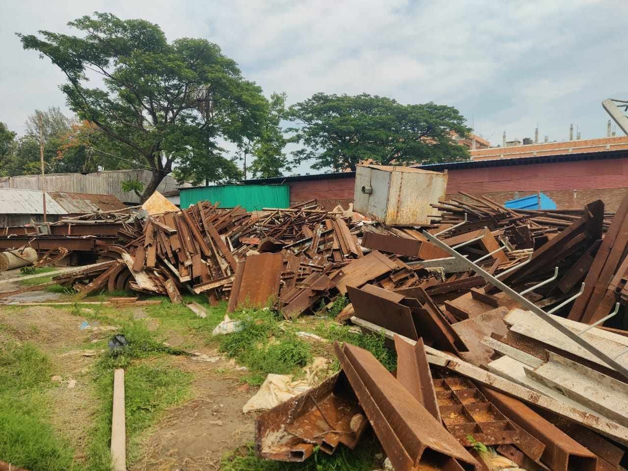 কর্ণফুলীতে ৪০ লাখ টাকার 'স্ক্র্যাপ চানাচুর' নিয়ে দুই গ্রুপের হাতাহাতি – দৈনিক আজাদী