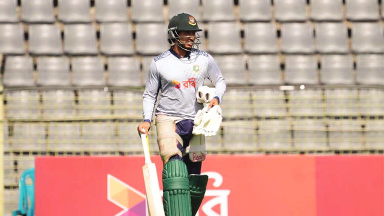 ফাইনাল খেলার স্বপ্ন দেখেন সৌম্য সরকার ফাইনাল খেলার স্বপ্ন দেখেন সৌম্য সরকার