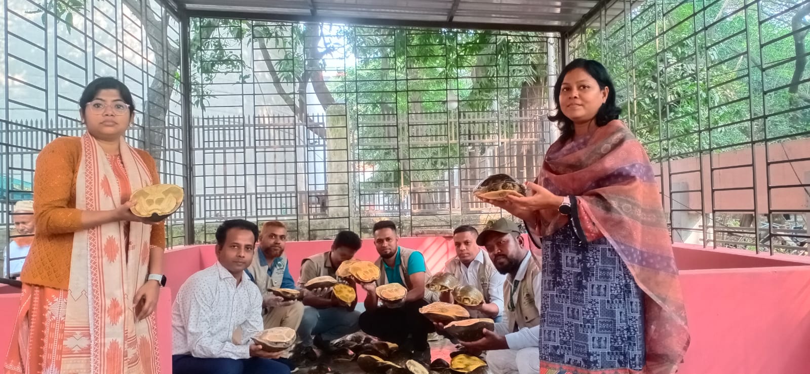 ৮০০ কেজি ওজনের এক হাজার বিপন্ন প্রজাতির কচ্ছপ উদ্ধার