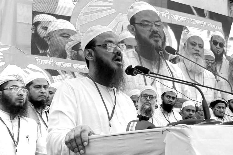 জুলাই গণ-অভ্যুত্থানে আলেম সমাজের ভূমিকা অবিস্মরণীয় জুলাই গণ-অভ্যুত্থানে আলেম সমাজের ভূমিকা অবিস্মরণীয়