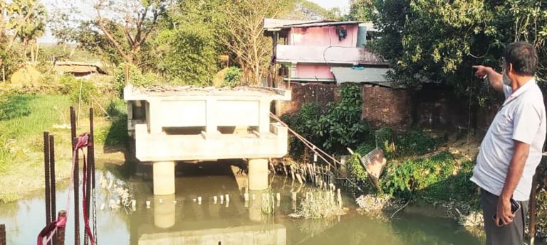 দুই বছর অর্ধ সমাপ্ত পড়ে আছে ফাঁড়িরকুল ব্রিজ দুই বছর অর্ধ সমাপ্ত পড়ে আছে ফাঁড়িরকুল ব্রিজ