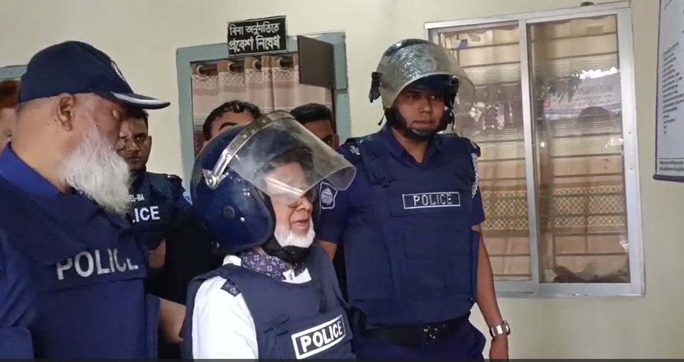ফের চকরিয়া আদালতে সাবেক এমপি জাফর, এবার সাত দিনের রিমান্ডে – দৈনিক আজাদী