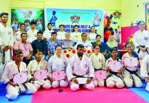 বিকেএফকেএস ও বিকেএফ ড্যান পরীক্ষায় উত্তীর্ণদের ব্ল্যাকবেল্ট ও সনদ প্রদান