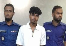 হাটহাজারী মাদ্রাসার সামনে অশ্লীল অঙ্গিভঙ্গি, যুবক গ্রেপ্তার