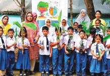 লিটল এঞ্জেলস গ্রামার স্কুলে চারা বিতরণ কর্মসূচি