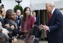 চুপ, সম্পদ নিয়ে প্রশ্নে অস্ট্রেলীয় সাংবাদিকের ওপর চটলেন ট্রাম্প