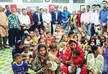 প্রান্তিক মানুষ ও দরিদ্র শিশুদের পাশে দাঁড়াতে হবে