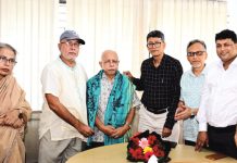 চবি রাজনীতি বিজ্ঞান বিভাগের অধ্যাপক ড. ভূঁইয়া মনোয়ারকে বিদায় সংবর্ধনা