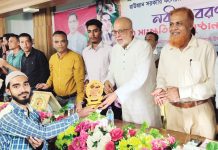 যে কোনো কিছুর বিনিময়ে লেখাপড়া করতে হবে