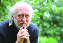 বাক্যগুলো আমি লিখি না; এরা নিজেরাই উচ্চারিত হয়, আমি কেবল তা লিখে রাখি