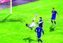 হামজার জোড়া গোলেও শেষ মুহূর্তে জয়ের স্বপ্নভঙ্গ