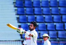 তৃতীয় দিনেও দাপট, জয়ের সুবাস পাচ্ছে বাংলাদেশ