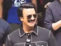 গোঁফওয়ালা লুকে প্রকাশ্যে শাকিব খান, উল্লাস ভক্তদের