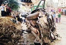 এক্সপ্রেসওয়ে থেকে ছিটকে পড়ল বেপরোয়া গতির টয়োটা হ্যারিয়ার, পথচারীর মৃত্যু