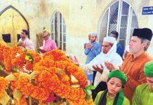 খালেদা জিয়ার রোগমুক্তি কামনায় আমানত খান (রঃ) দরবারে দোয়া মাহফিল