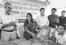 আনোয়ারায় শিক্ষা উপকরণ বিতরণ