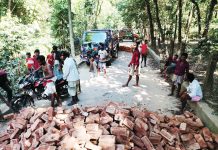 লামায় ইটভাটা উচ্ছেদ অভিযানে যাওয়ার পথে হামলা, আহত ২০