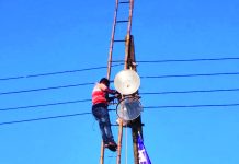 আলোকিত হয়ে উঠছে রাতের সৈকত বসানো হচ্ছে হ্যালোজেন বাতি