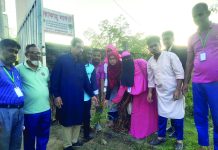 গ্রীণ চট্টগ্রাম এ্যালায়েন্সের পরিষ্কার পরিচ্ছন্নতা অভিযান ও চারা বিতরণ