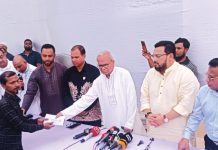 শত ষড়যন্ত্র সত্ত্বেও দেশ ও জনগণকে ছেড়ে যাননি খালেদা জিয়া : রিজভী