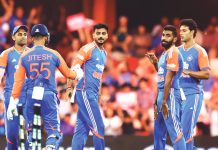 অস্ট্রেলিয়াকে হারিয়ে সিরিজে এগিয়ে গেল ভারত