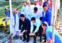 হালদায় পোনা অবমুক্ত করলেন জেলা প্রশাসক