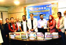 নজুমিঞাহাট এ কে সিদ্দিকী বালিকা বিদ্যালয়ে লায়ন্স ক্লাব কর্ণফুলীর বই হস্তান্তর