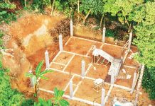 পাহাড় কেটে নির্মিত হচ্ছে ভবন