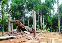 চুনতিতে বনের জায়গায় নির্মিত সেই ভবন উচ্ছেদে অভিযান