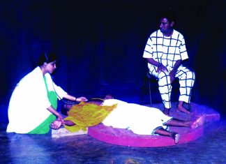 আজ শিল্পকলায় ‘একটি অবাস্তব গল্প’ নাটকের শতকোত্তর মঞ্চায়ন