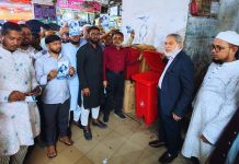 পরিষ্কার পরিচ্ছন্নতা অভিযানে জামায়াত মনোনীত প্রার্থী ডাঃ এ.কে.এম. ফজলুল হক