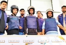 মুদি দোকান থেকে বিদেশি পিস্তল ও ম্যাগজিন উদ্ধার, তিনজন গ্রেপ্তার