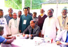 রাঙ্গুনিয়ায় ডা. রেজাউল করিমের ফ্রি চিকিৎসা সেবা প্রদান