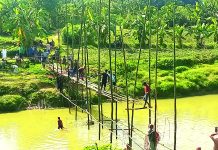 স্বেচ্ছাশ্রমের সাঁকোতে দীর্ঘ বছর পার, সেতু হবে কবে