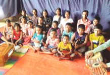 চায়ের গন্ধে সুরের চর্চা