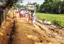 নিম্নমানের ইট ব্যবহার, সত্যতা পেলেন ইউএনও ও প্রকৌশলী