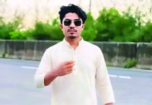 সেলুনে চুল কাটানোর সময় মৃত্যুর কোলে ঢলে পড়লেন যুবক