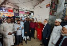 পরিষ্কার পরিচ্ছন্নতা অভিযানে জামায়াত মনোনীত প্রার্থী ডাঃ এ.কে.এম. ফজলুল হক