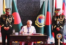 নির্বাচন শান্তিপূর্ণ করতে সেনা ও পুলিশের সহায়তা চাইলেন প্রধান উপদেষ্টা