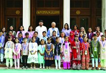 ‘নতুন কুঁড়ি’ বিজয়ীদের মধ্যে পুরস্কার বিতরণ